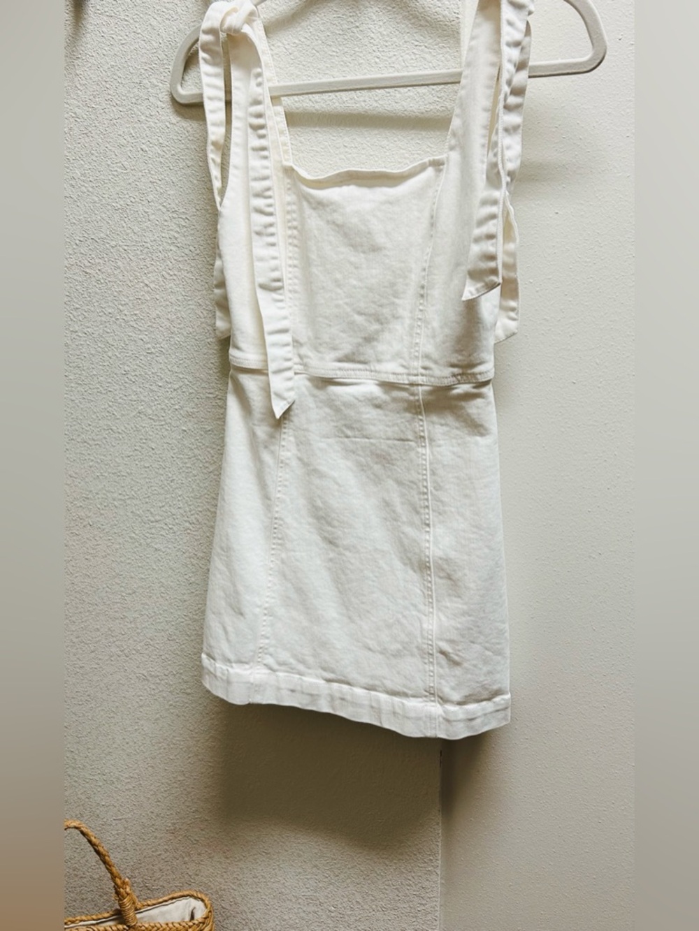 Alice + Olivia Maryann White Tie Shoulder Dress